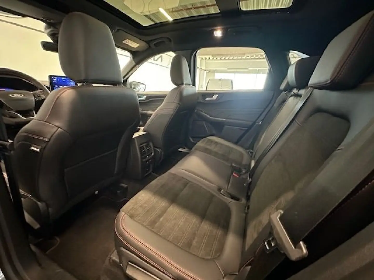 Kuga ST-Line X Panorama LED Head-Up Elektr. Sitz