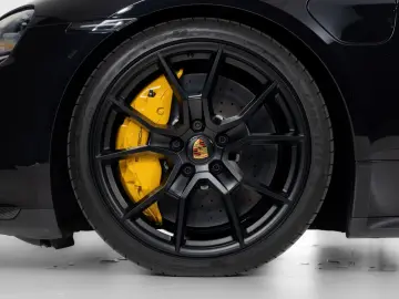 Taycan GTS   SportDesign Carbon   PDCC   InnoDr
