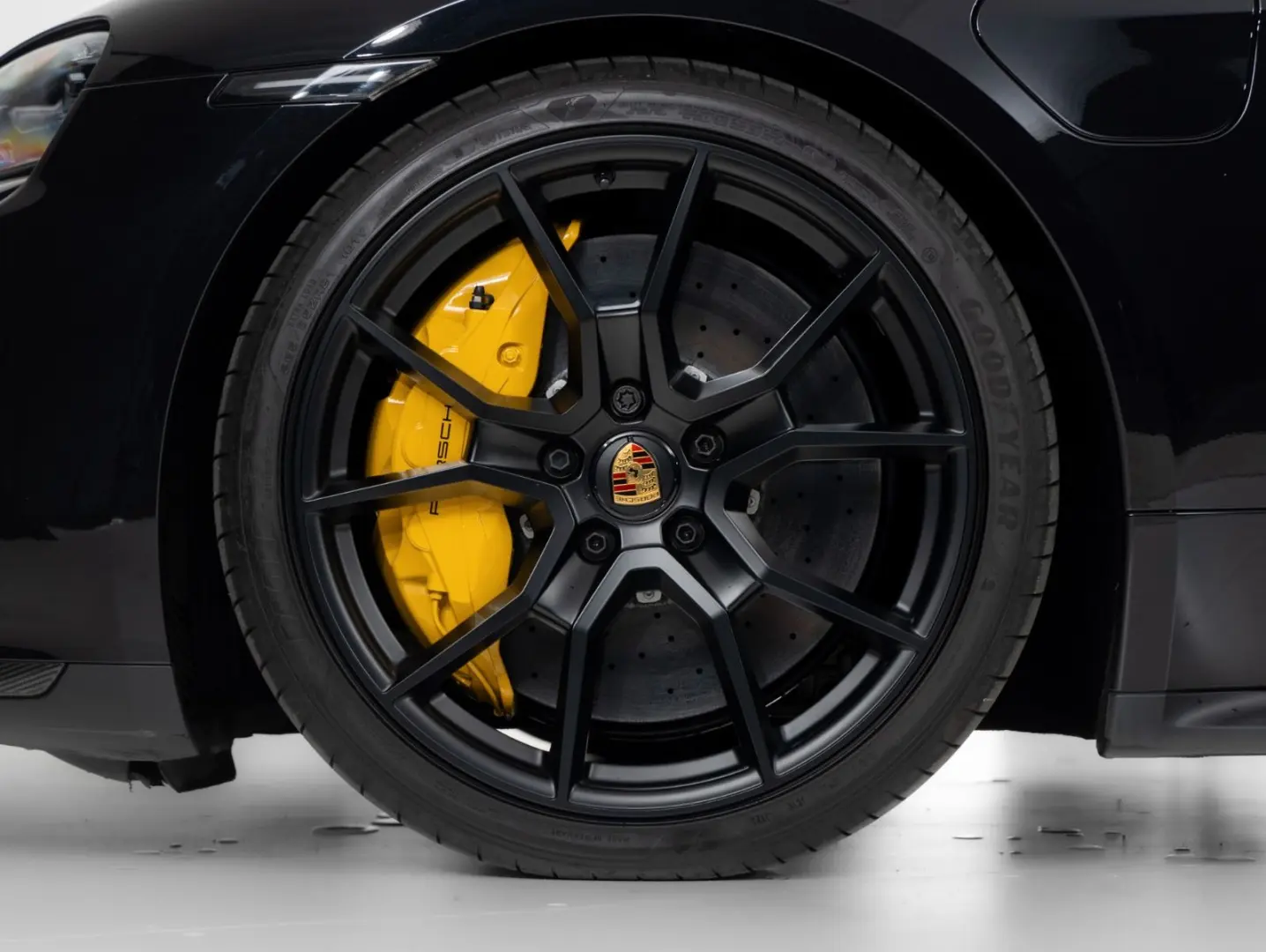 Taycan GTS   SportDesign Carbon   PDCC   InnoDr