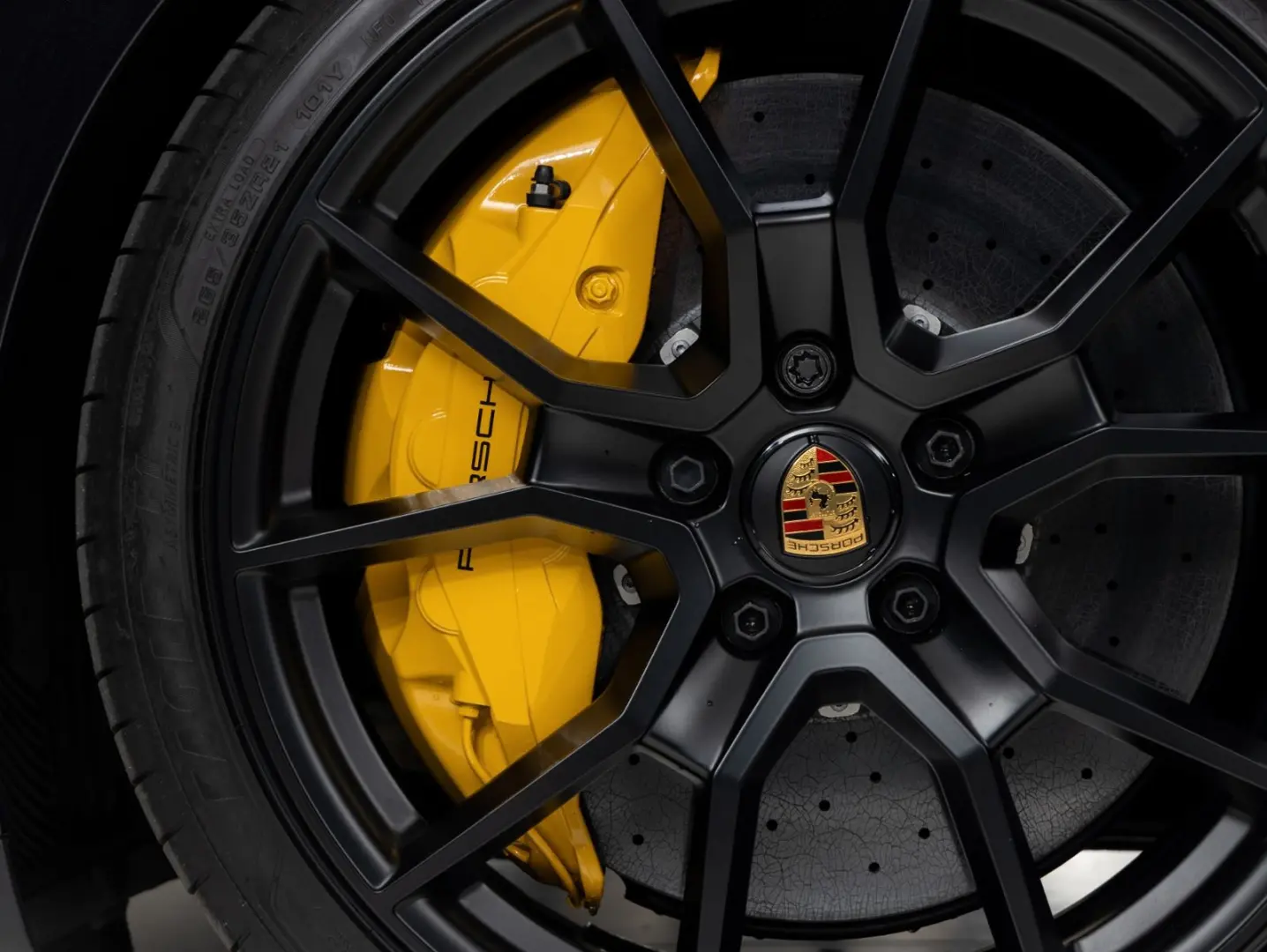 Taycan GTS   SportDesign Carbon   PDCC   InnoDr