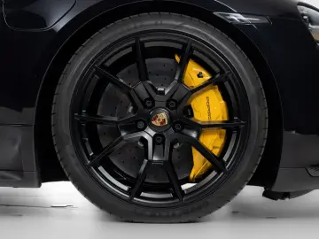 Taycan GTS   SportDesign Carbon   PDCC   InnoDr