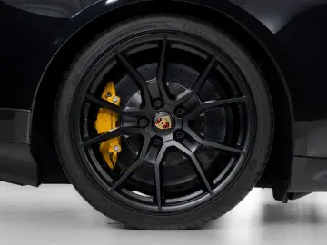 Taycan GTS   SportDesign Carbon   PDCC   InnoDr