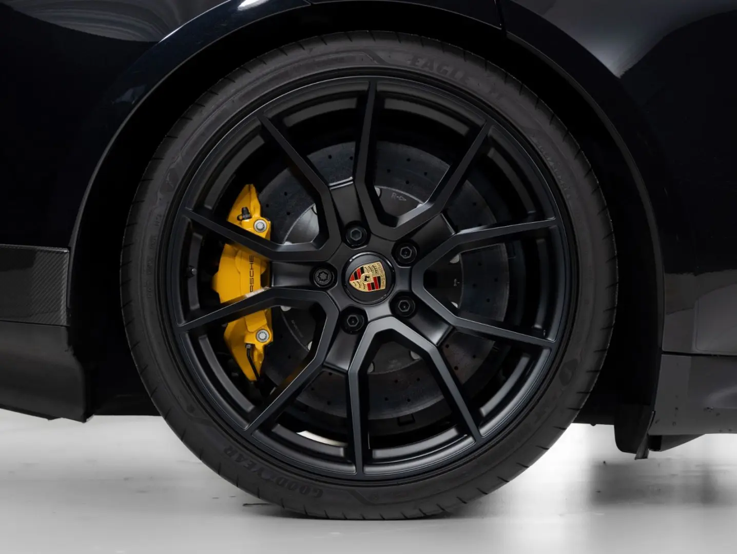 Taycan GTS   SportDesign Carbon   PDCC   InnoDr