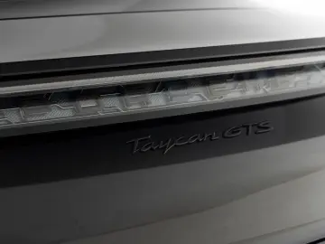 Taycan GTS   SportDesign Carbon   PDCC   InnoDr