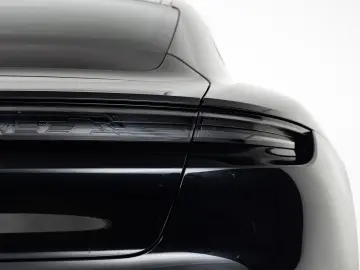 Taycan GTS   SportDesign Carbon   PDCC   InnoDr