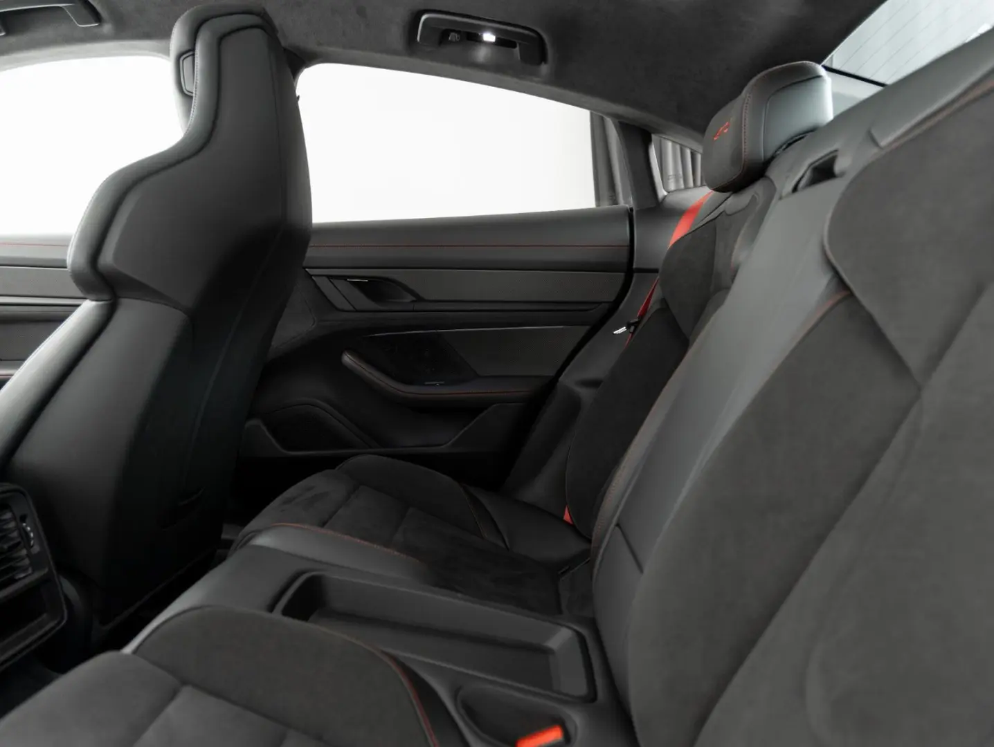 Taycan GTS   SportDesign Carbon   PDCC   InnoDr