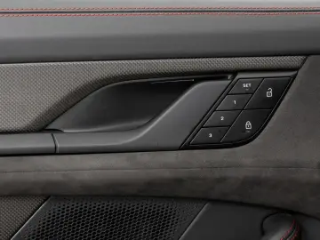 Taycan GTS   SportDesign Carbon   PDCC   InnoDr