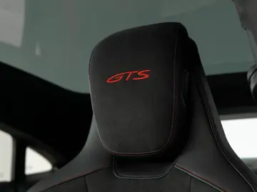 Taycan GTS   SportDesign Carbon   PDCC   InnoDr