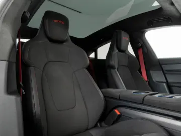 Taycan GTS   SportDesign Carbon   PDCC   InnoDr