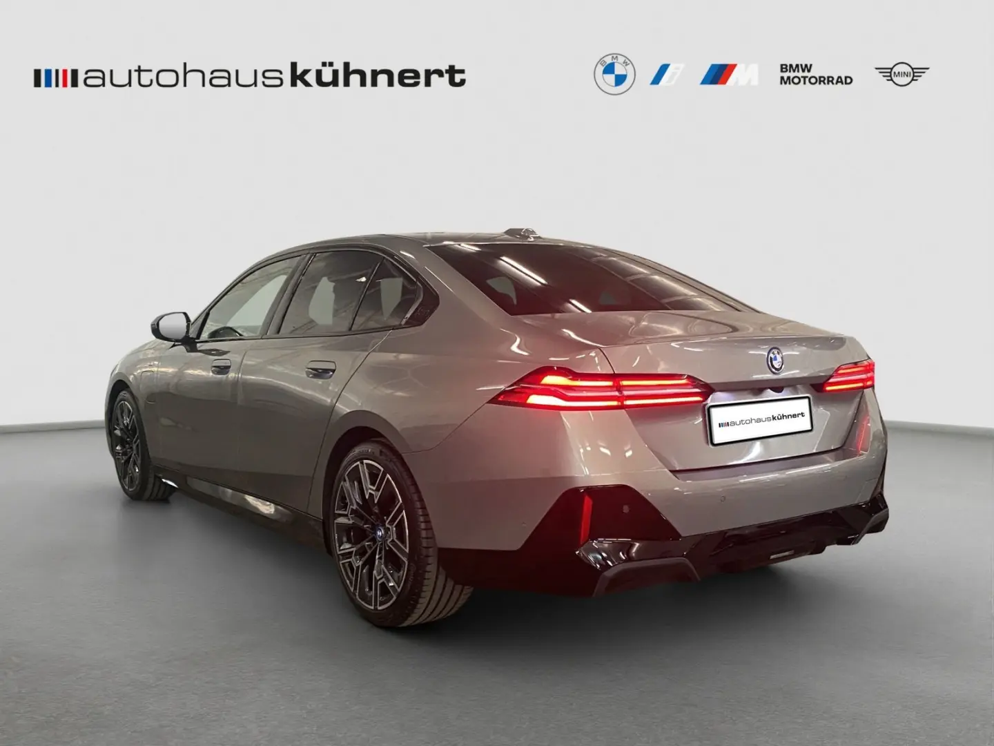 550e xDrive Limousine    M-Sport ACC B&W adapt.F