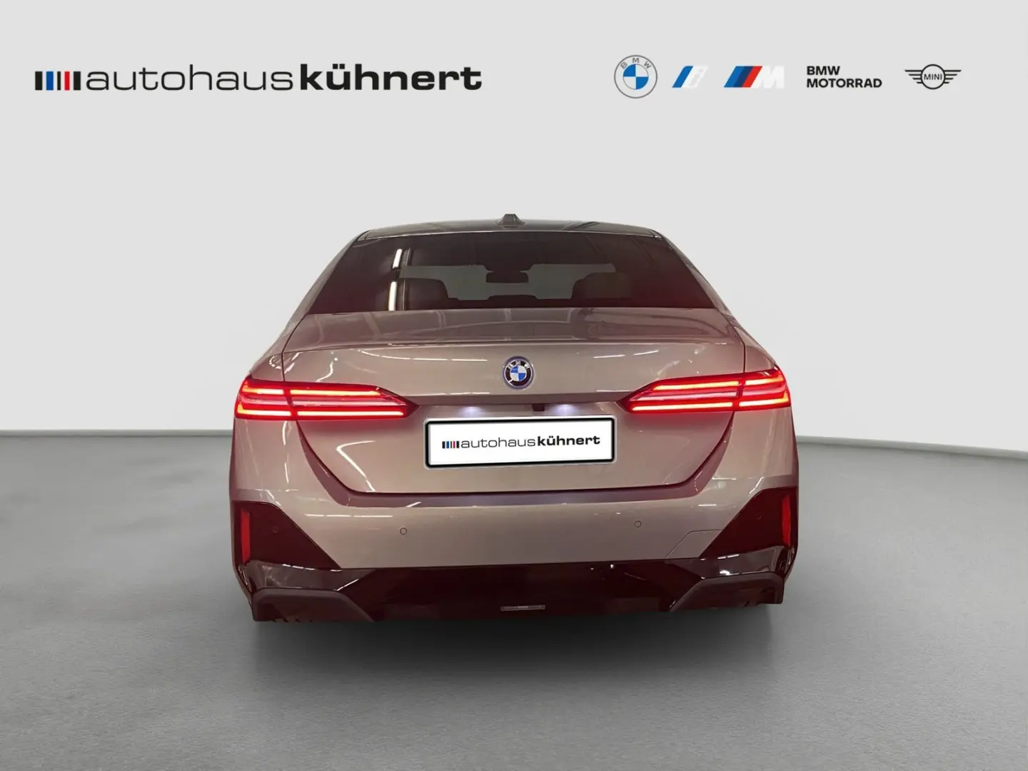 550e xDrive Limousine    M-Sport ACC B&W adapt.F