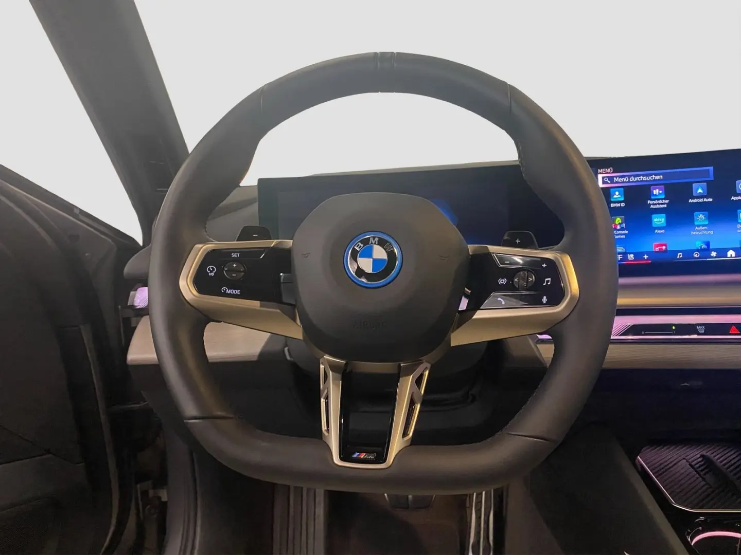 550e xDrive Limousine    M-Sport ACC B&W adapt.F