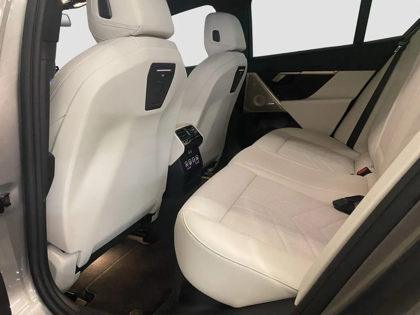 550e xDrive Limousine    M-Sport ACC B&W adapt.F