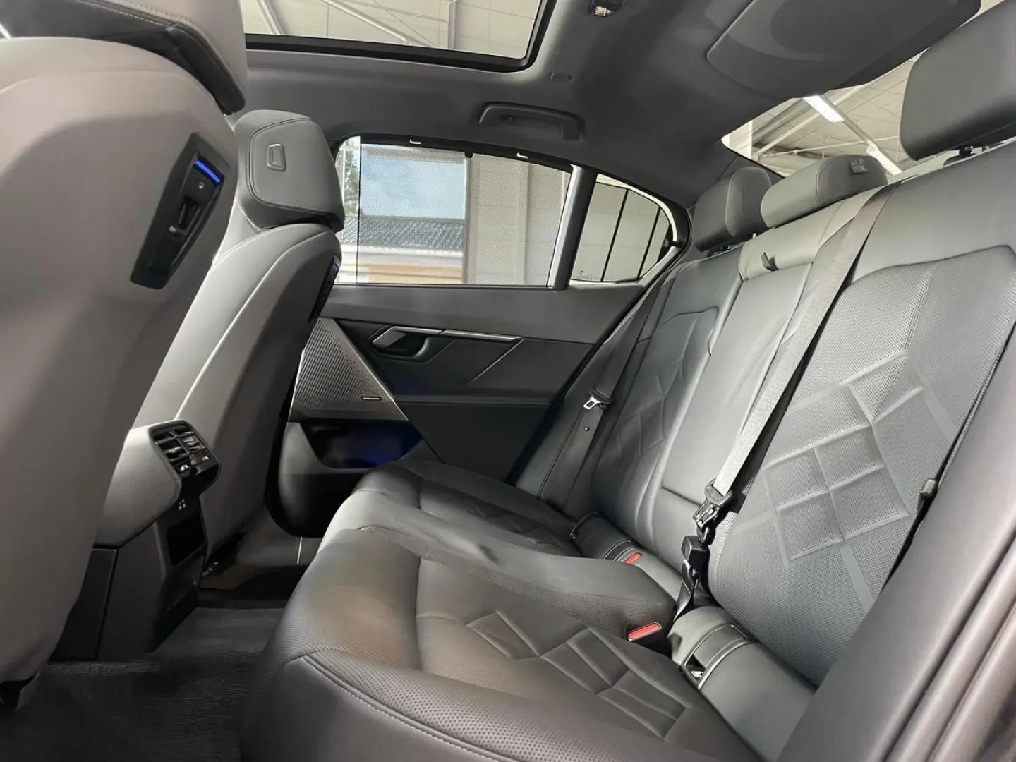 550 e xDrive LED Pano Live Cockpit Prof. ACC H&K