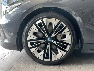 550 e xDrive LED Pano Live Cockpit Prof. ACC H&K