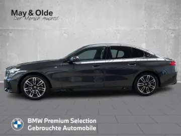 520 d M Sportpaket HUD AHK adap-LED Pano Navi So