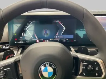 520 d M Sportpaket HUD AHK adap-LED Pano Navi So