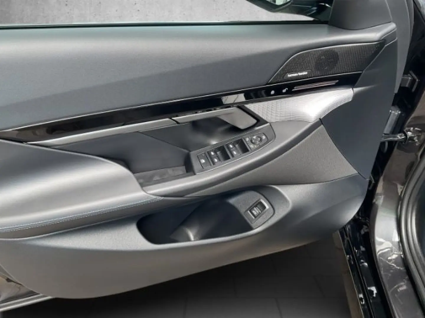 520 d M Sportpaket HUD AHK adap-LED Pano Navi So