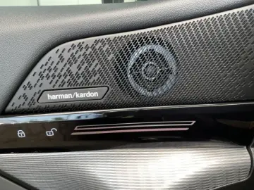 520 d M Sportpaket HUD AHK adap-LED Pano Navi So