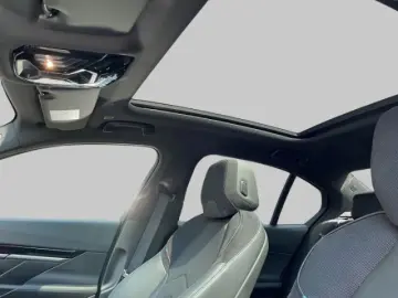 520 d M Sportpaket HUD AHK adap-LED Pano Navi So