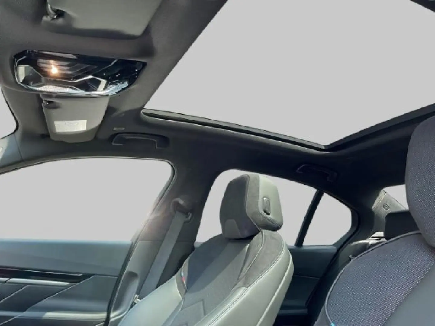 520 d M Sportpaket HUD AHK adap-LED Pano Navi So