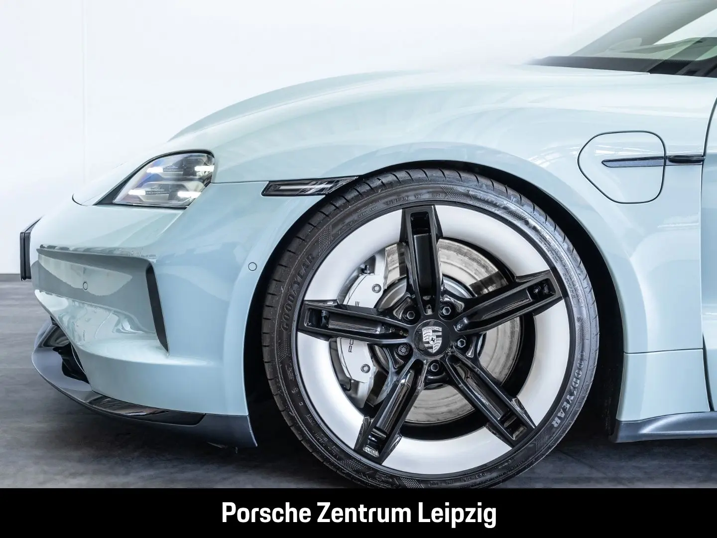 Taycan 4S HA-Lenkung ActiveRide SunshineControl