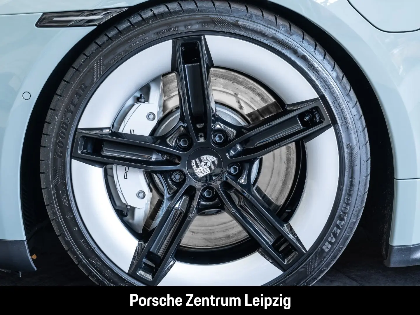 Taycan 4S HA-Lenkung ActiveRide SunshineControl