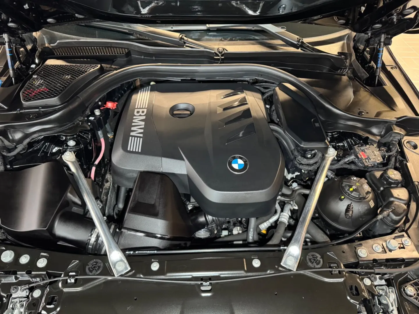 520i M Sport~PANO~LED~KAMERA 360 ~HEAD-UP