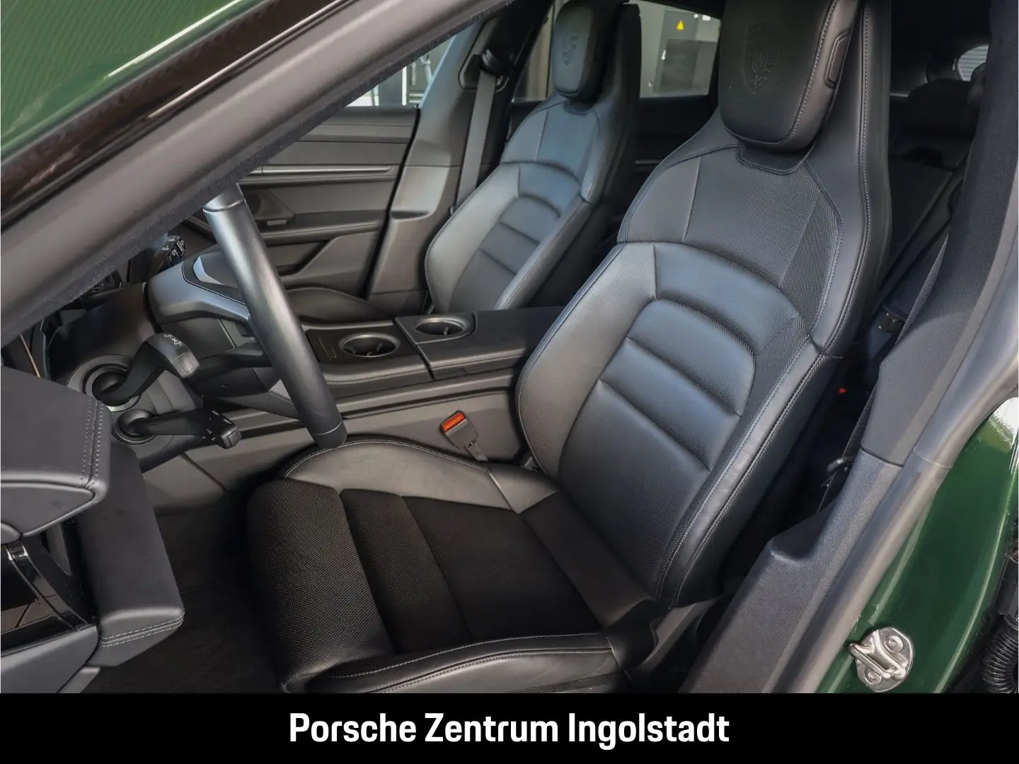 Taycan 4S Cross Turismo  Sport Chrono  Head Up