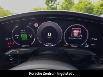 Taycan 4S Cross Turismo  Sport Chrono  Head Up