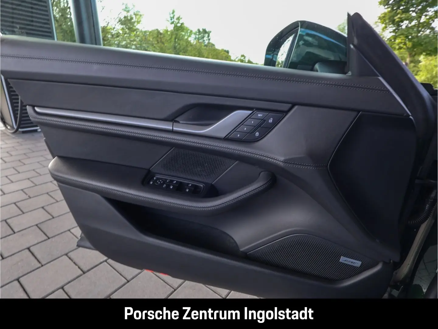 Taycan 4S Cross Turismo  Sport Chrono  Head Up