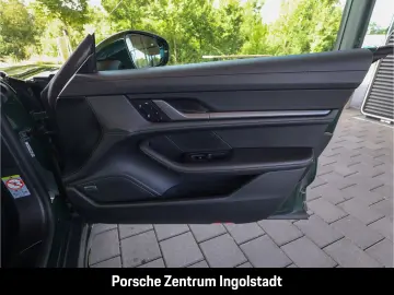 Taycan 4S Cross Turismo  Sport Chrono  Head Up