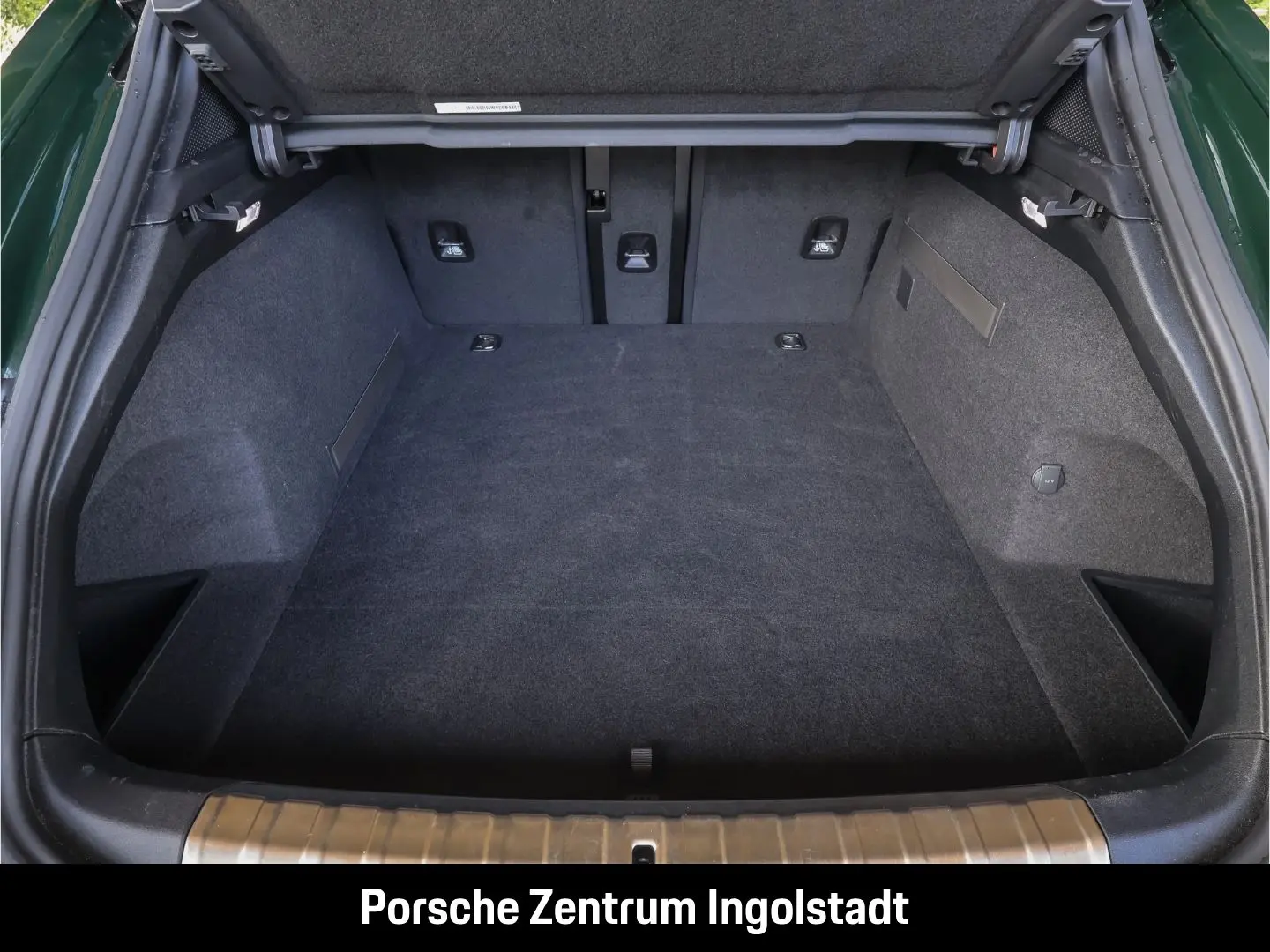 Taycan 4S Cross Turismo  Sport Chrono  Head Up