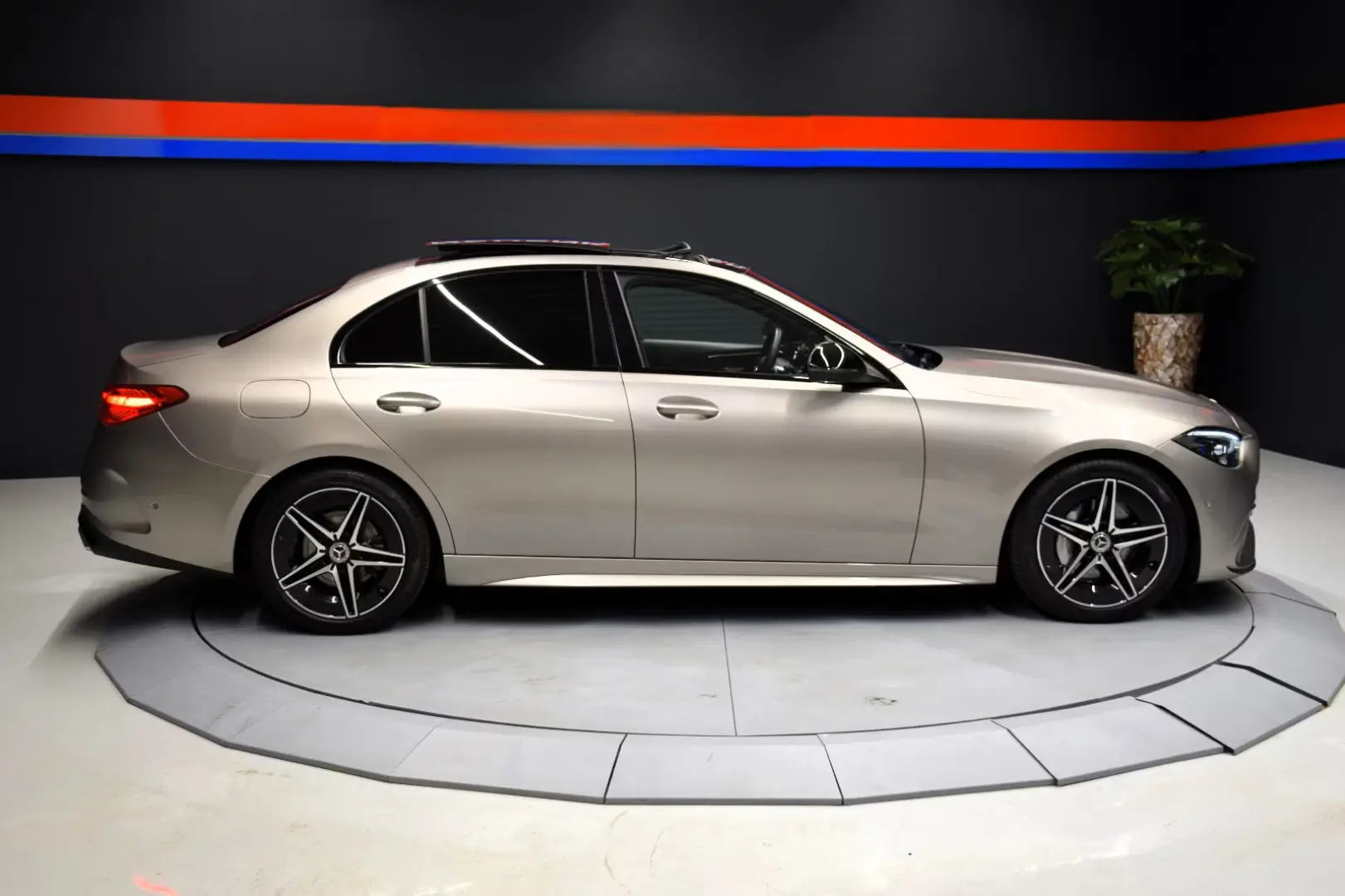 C300d Limousine AMG Line Pano ACC Burmester 360