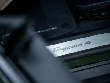 Taycan 4 Cross Turismo