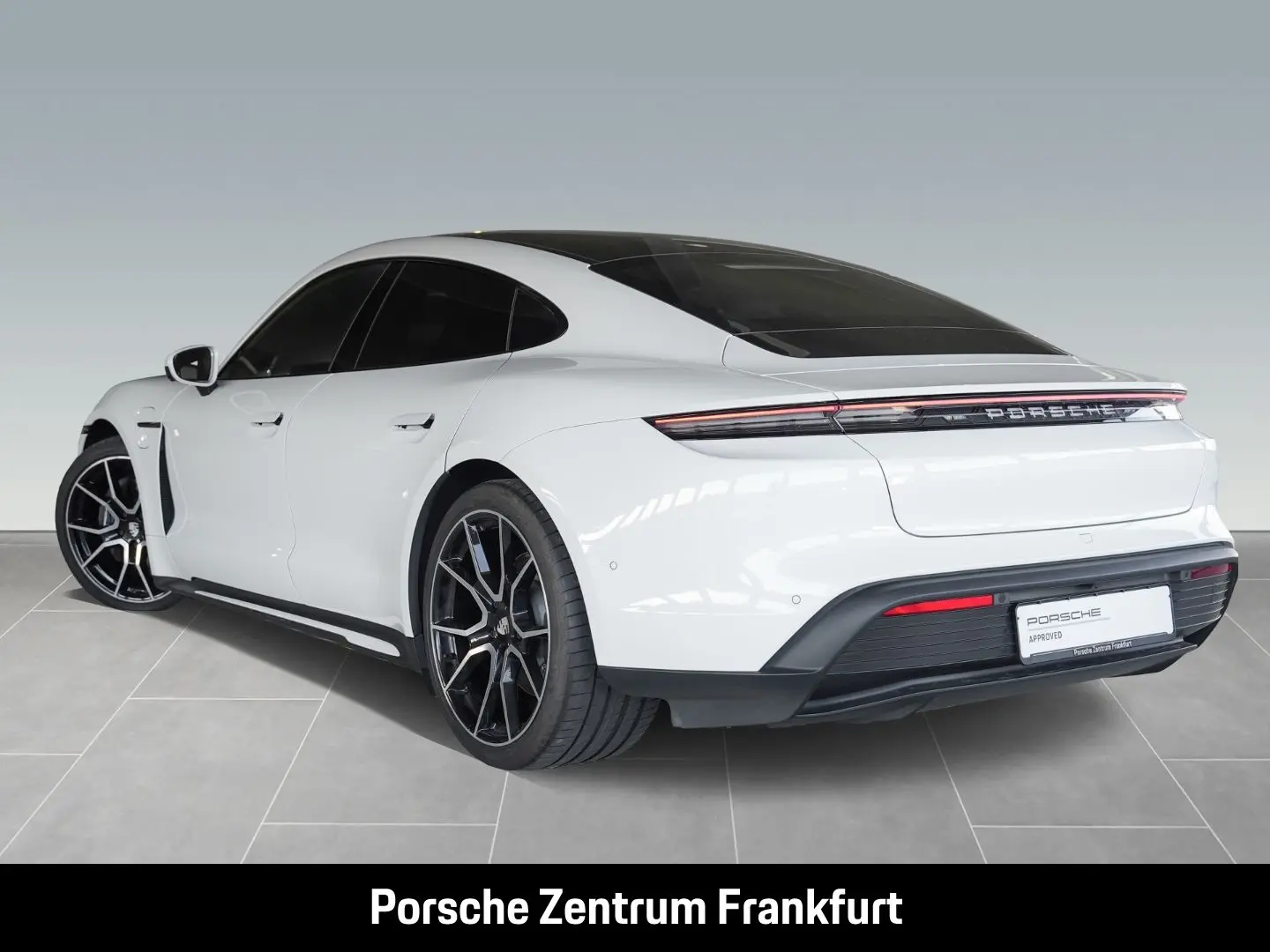 Taycan Performancebatterie  Surround View 21-Zol