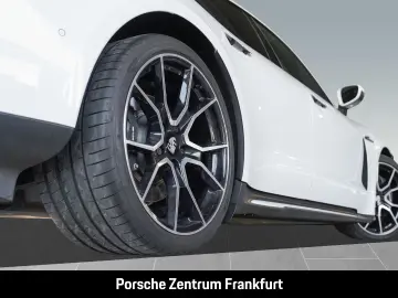 Taycan Performancebatterie  Surround View 21-Zol