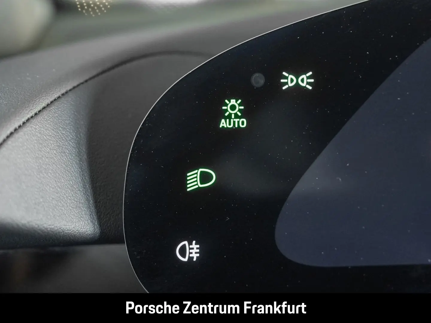 Taycan Performancebatterie  Surround View 21-Zol