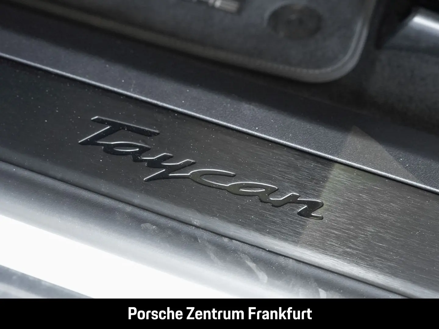 Taycan Performancebatterie  Surround View 21-Zol