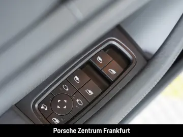 Taycan Performancebatterie  Surround View 21-Zol