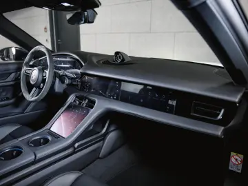 Taycan 4S Cross Turismo Sport Chrono Paket