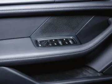 Taycan 4S Cross Turismo Sport Chrono Paket