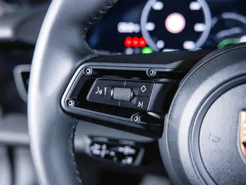 Taycan Sport Turismo Sport Chrono Panoramadach