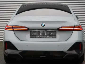 520i M Sport PANO H&K CARBON 360 HUD KEYLESS