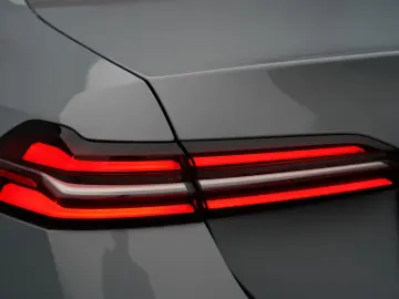 520i M Sport PANO H&K CARBON 360 HUD KEYLESS