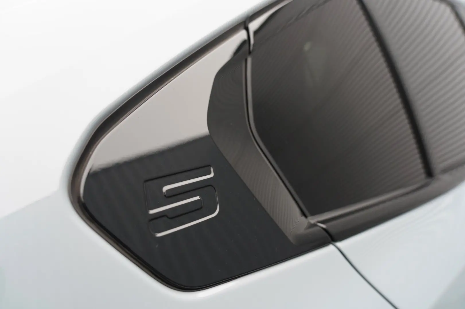 520i M Sport PANO H&K CARBON 360 HUD KEYLESS