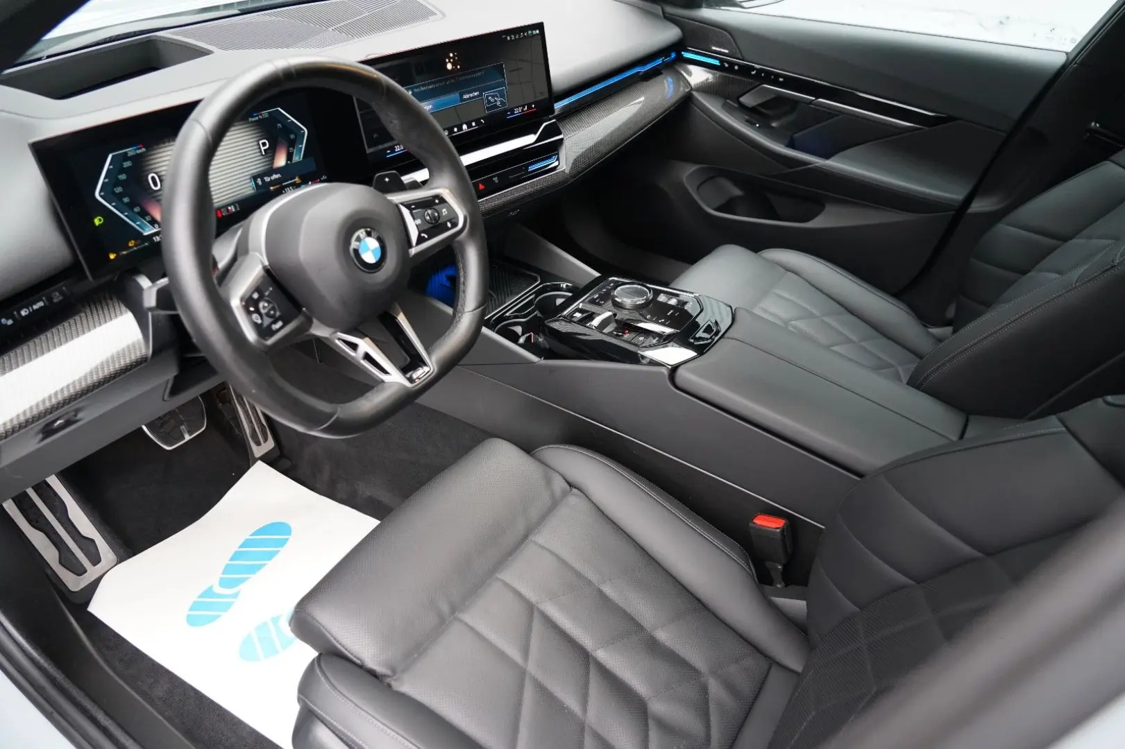 520i M Sport PANO H&K CARBON 360 HUD KEYLESS