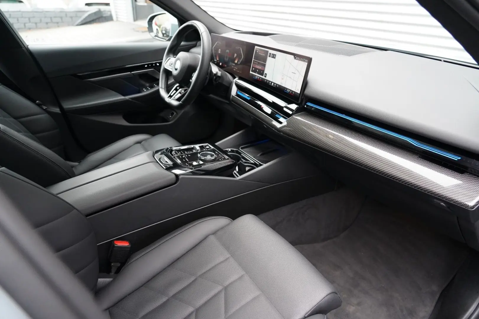 520i M Sport PANO H&K CARBON 360 HUD KEYLESS