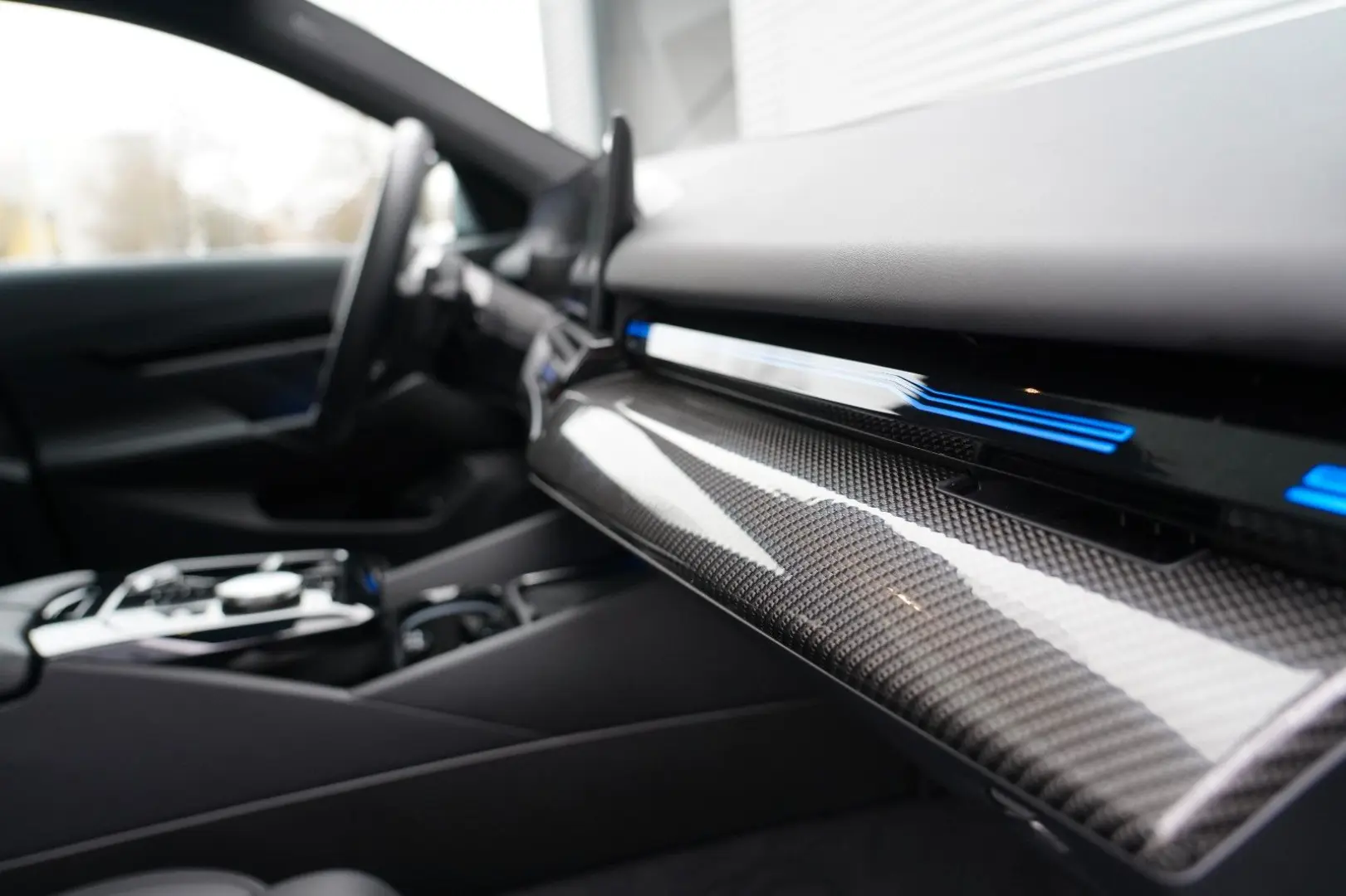 520i M Sport PANO H&K CARBON 360 HUD KEYLESS