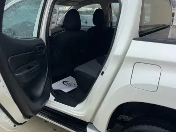 Mitsubishi L200 Double Cab 2.2 DI-D M T Intense